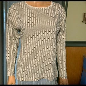 Woman’s top good condition